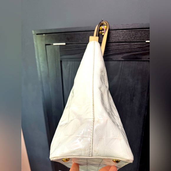 Michael Kors Jet Set White Patent Leather, Natural Leather Trim Chain Tote - Picture 7 of 9